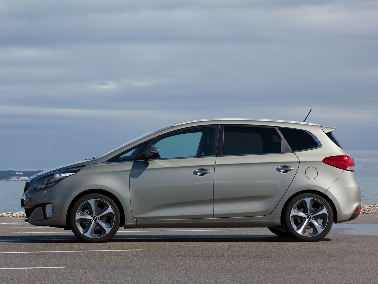 Kia Carens III (RP)