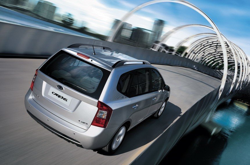 Kia Carens II (UN)