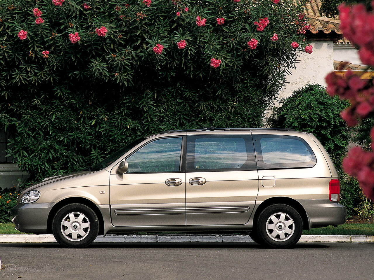 Kia Carnival I Рестайлинг