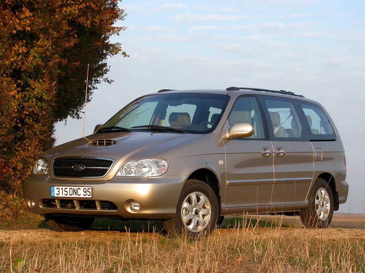 Kia Carnival I Рестайлинг