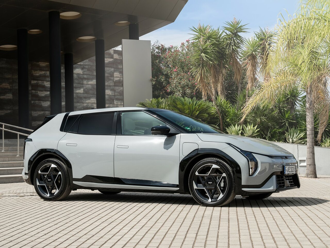 Kia EV4 c 2025 года