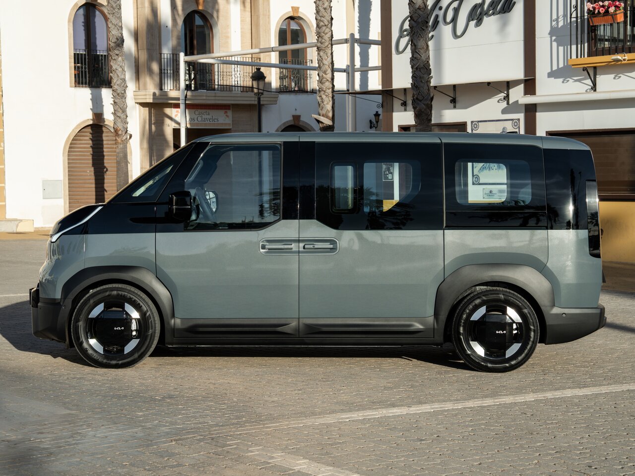 Kia PV5 c 2025 года