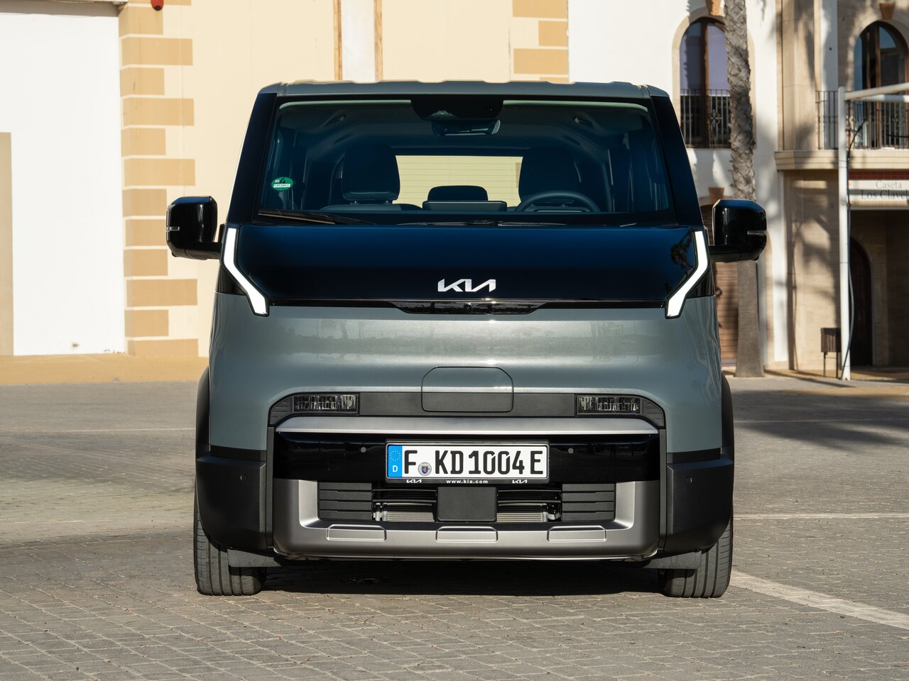 Kia PV5 c 2025 года