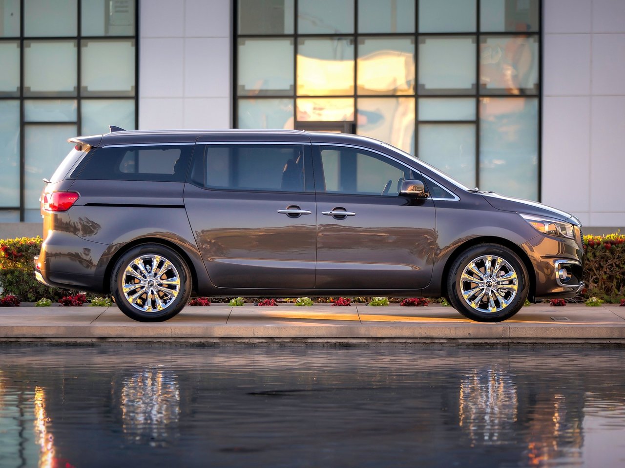 Kia Sedona III