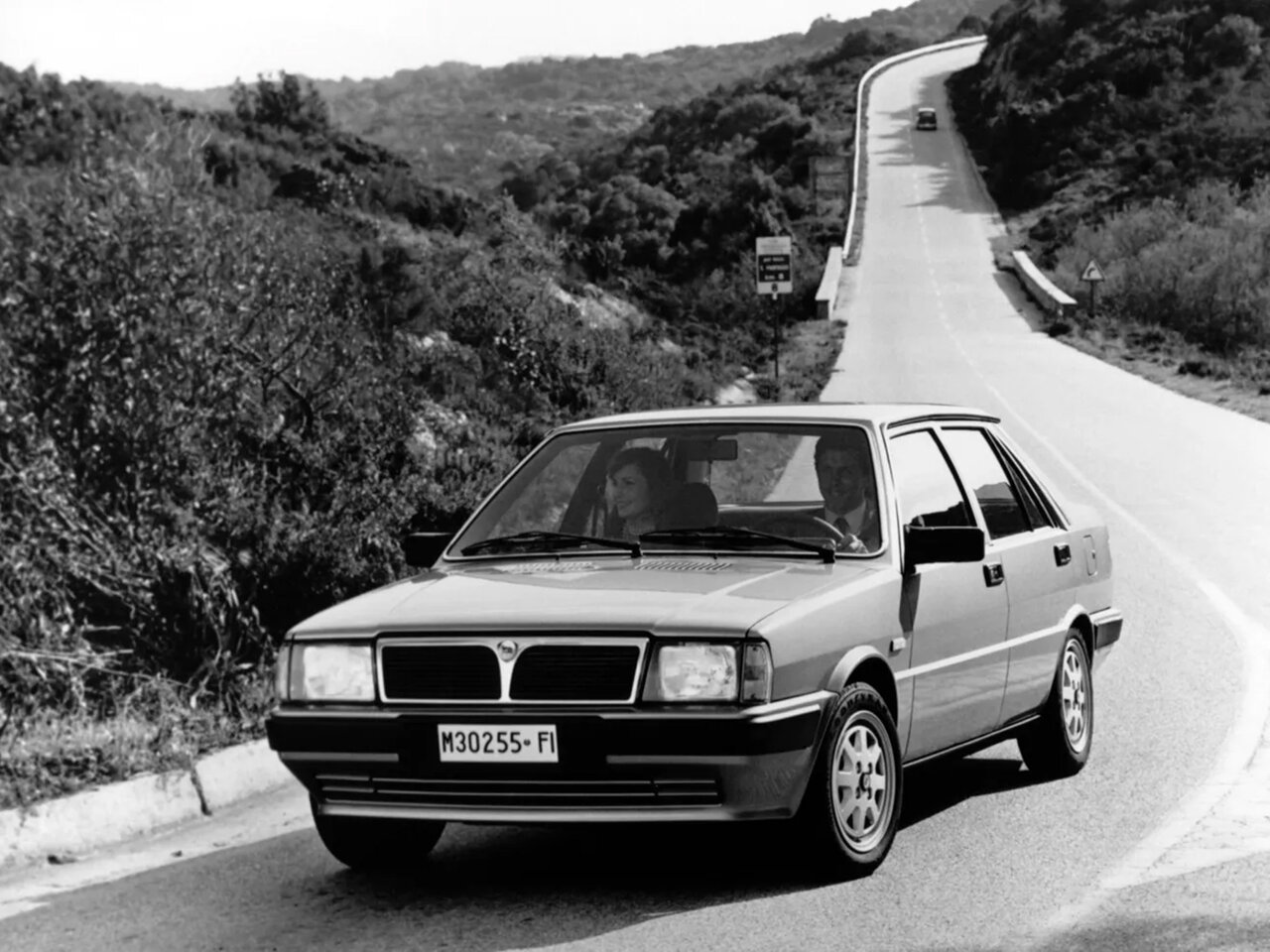 Lancia Prisma Седан