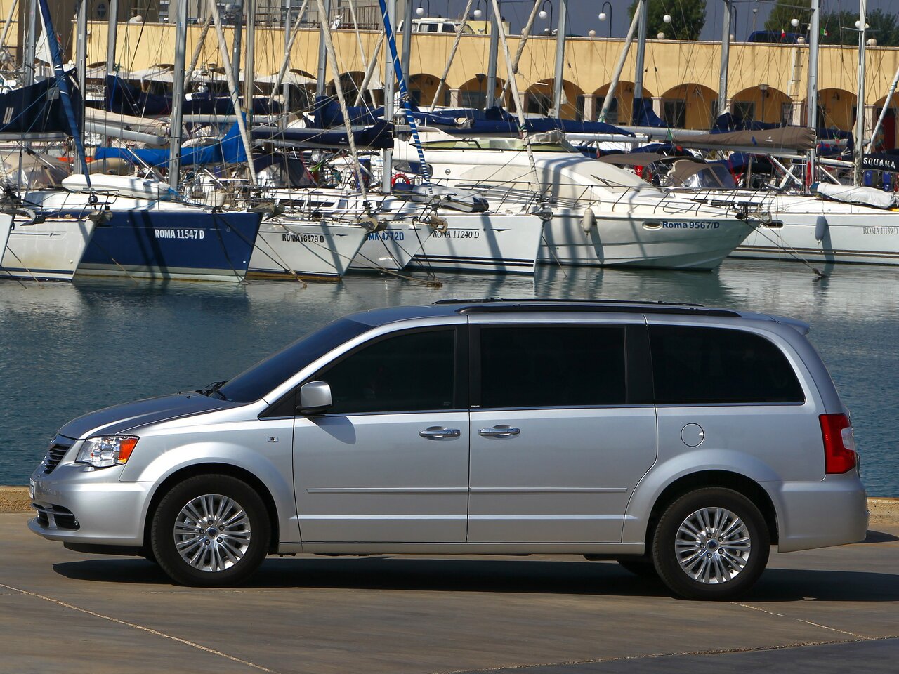 Lancia Voyager Минивэн