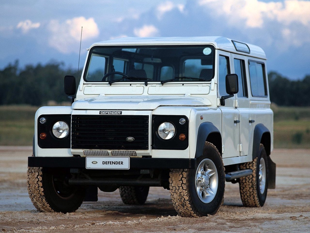 Land Rover Defender I