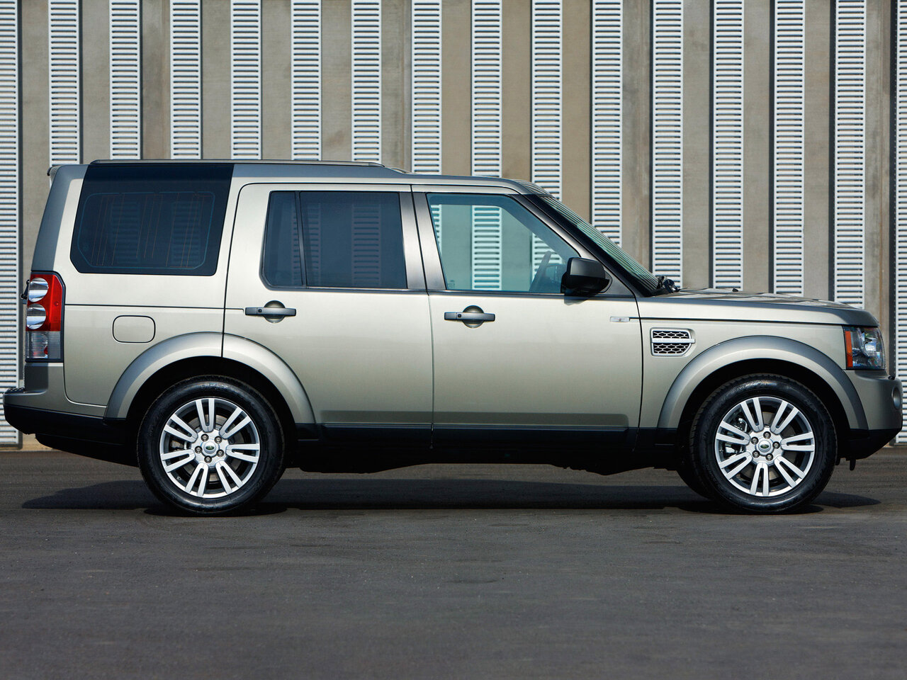 Land Rover Discovery IV
