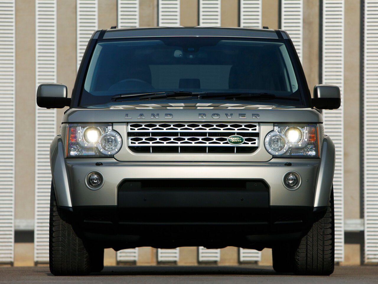 Land Rover Discovery IV