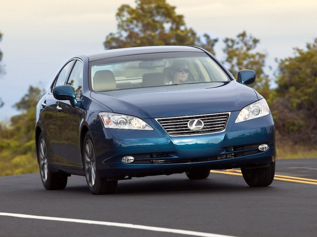 Lexus ES V