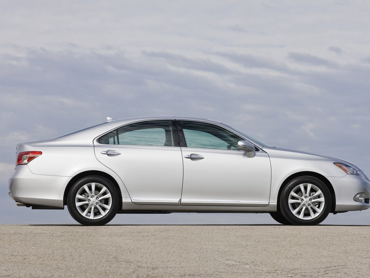 Lexus ES V Рестайлинг