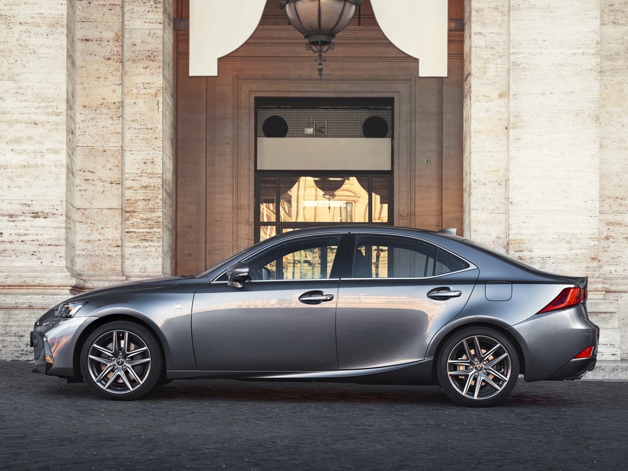 Lexus IS III Рестайлинг