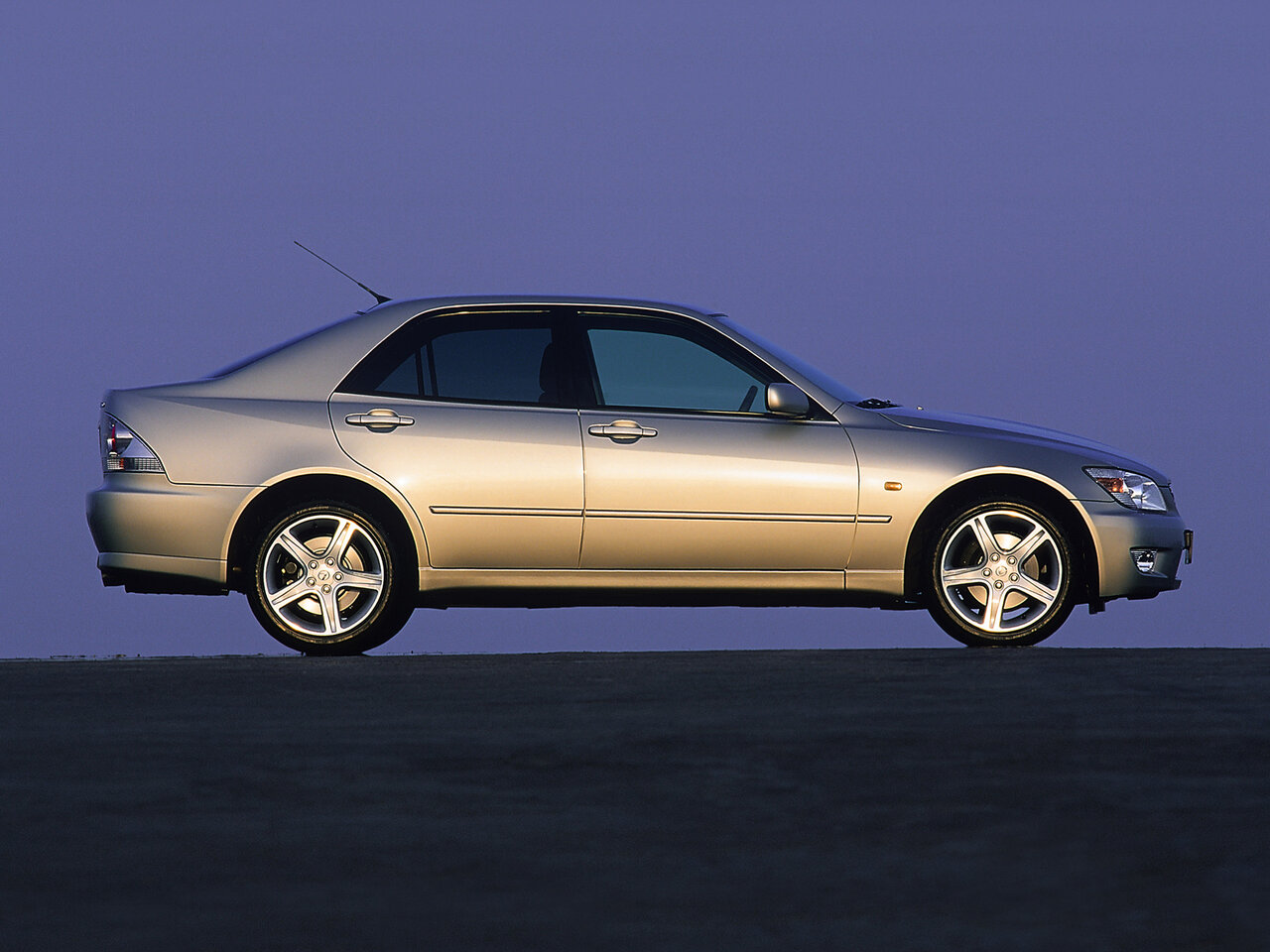 Lexus IS I