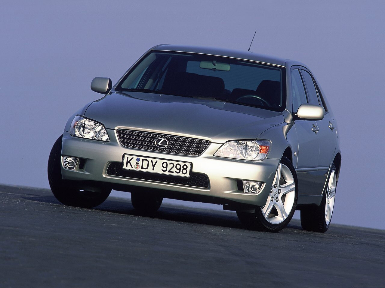 Lexus IS I