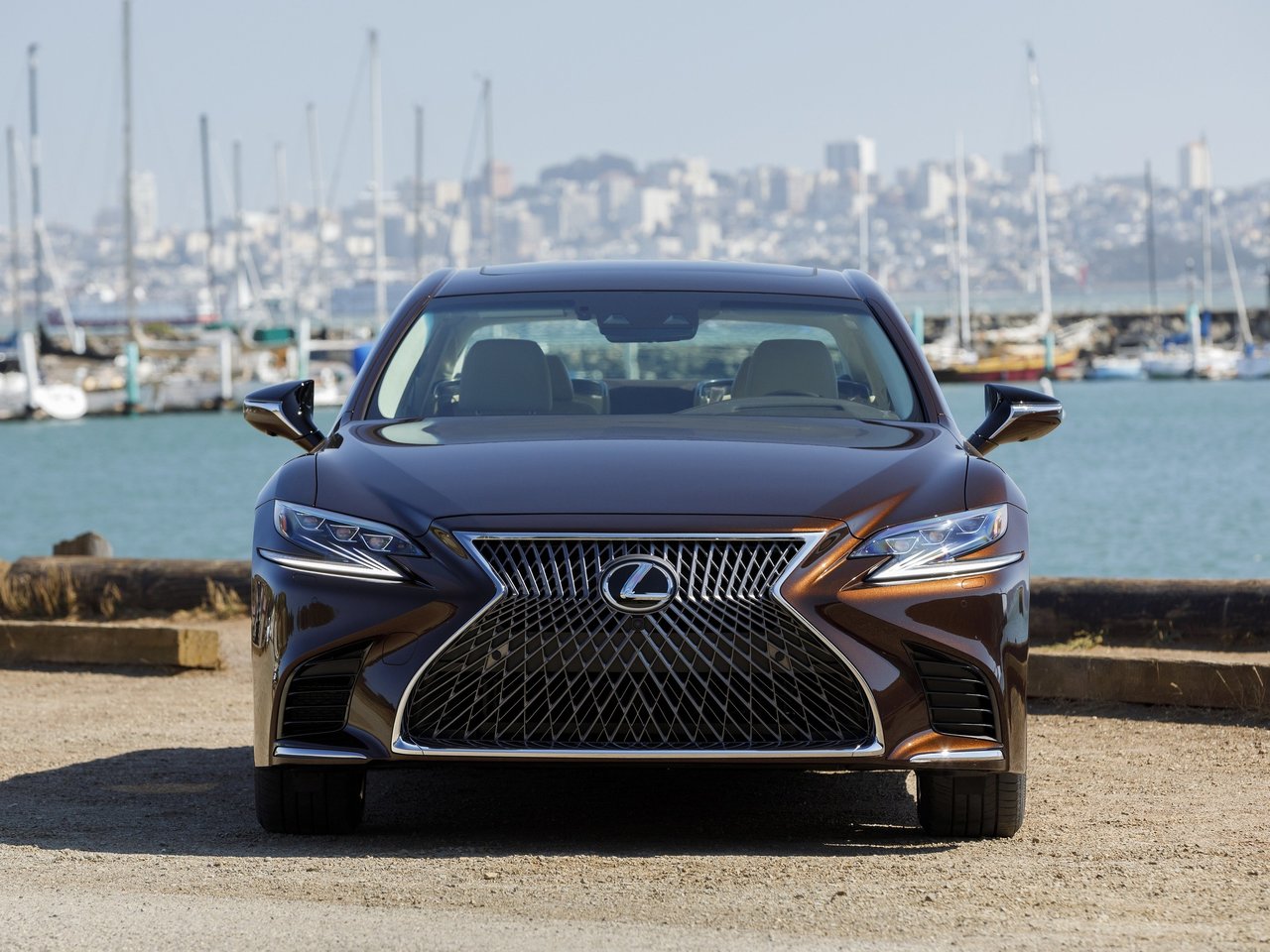 Lexus LS V