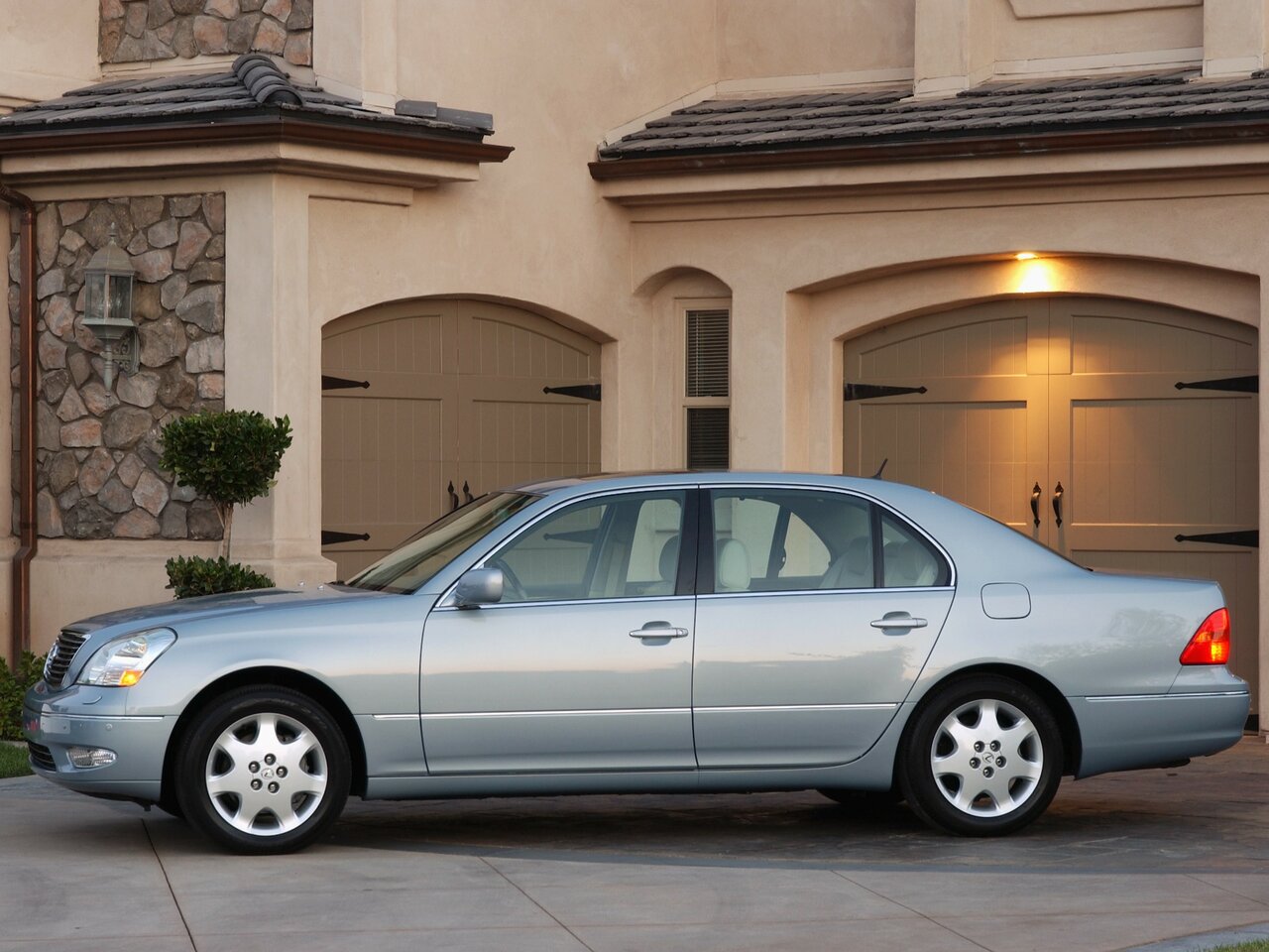 Lexus LS III
