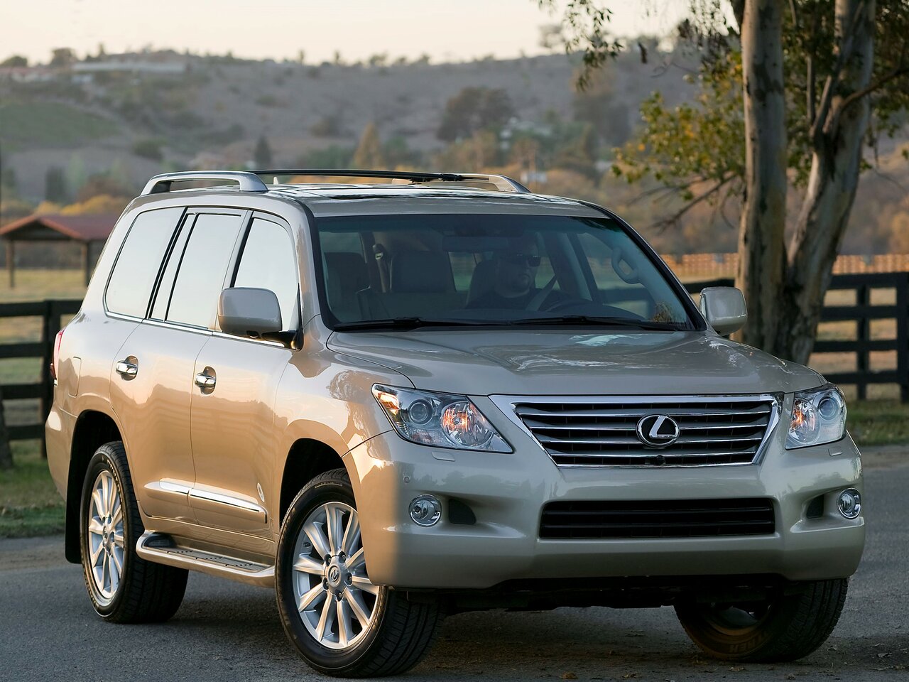 Lexus LX III