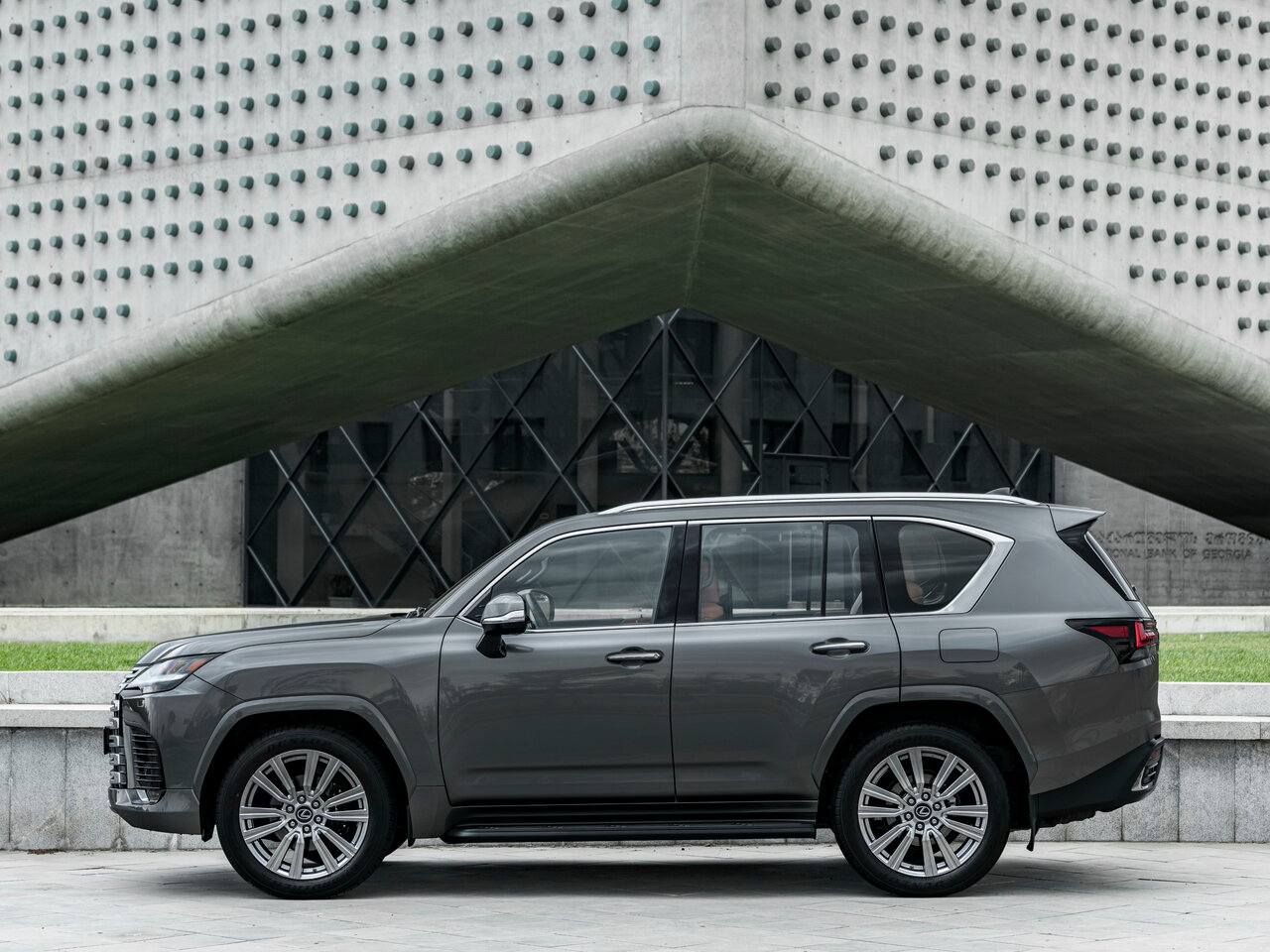 Lexus LX IV