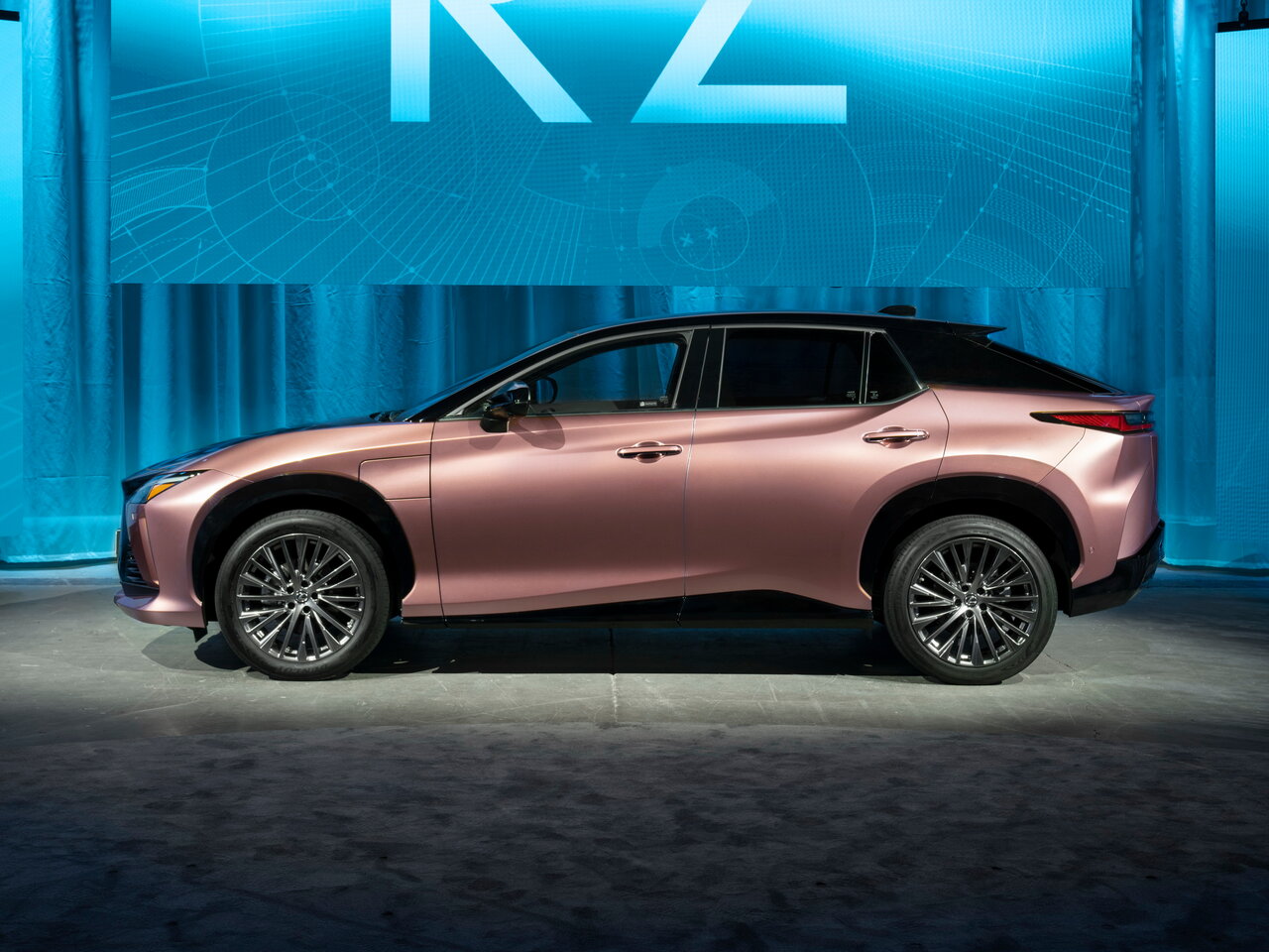 Lexus RZ Внедорожник 5 дв.