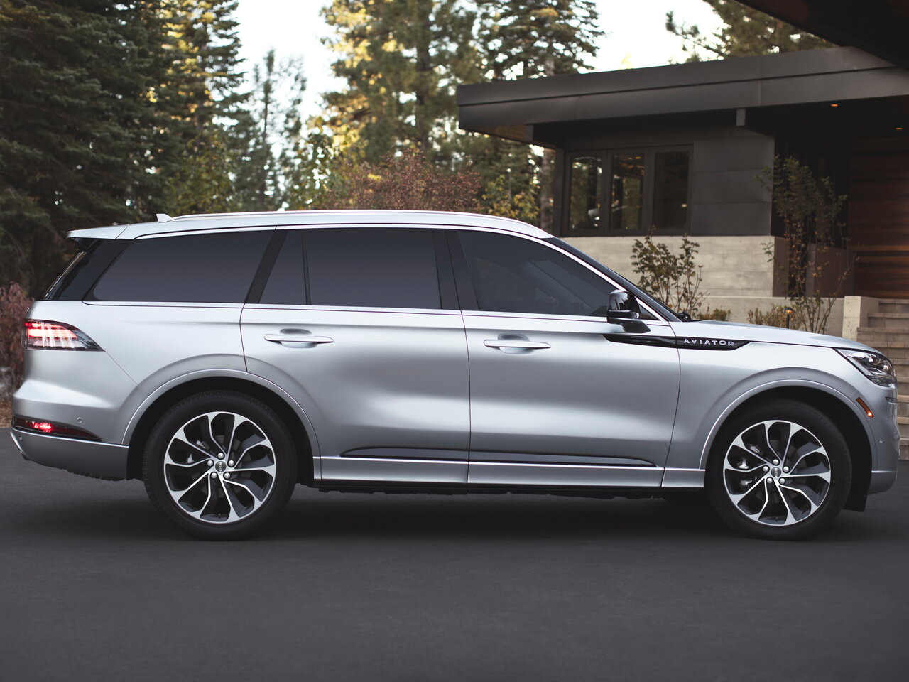 Lincoln Aviator II
