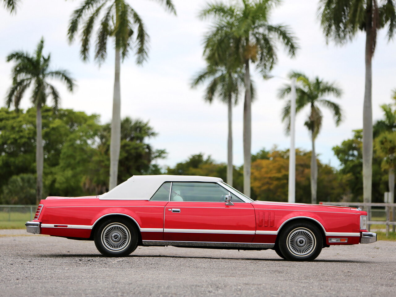 Lincoln Continental Mark V