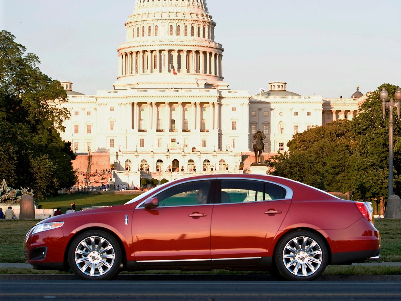 Lincoln MKS I