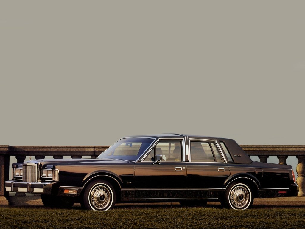 Lincoln Town Car I