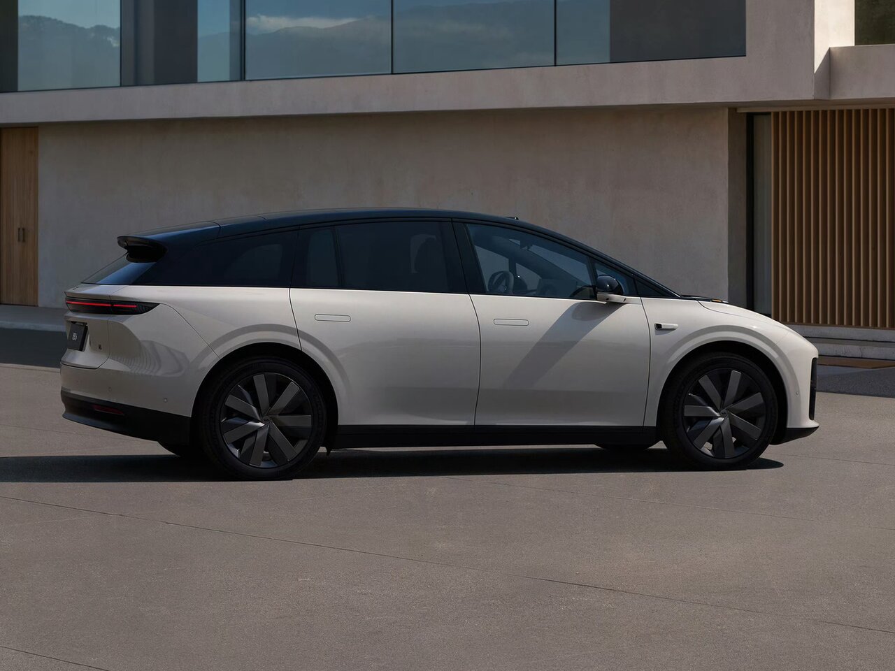 Li Auto (Lixiang) i6 Внедорожник 5 дв.