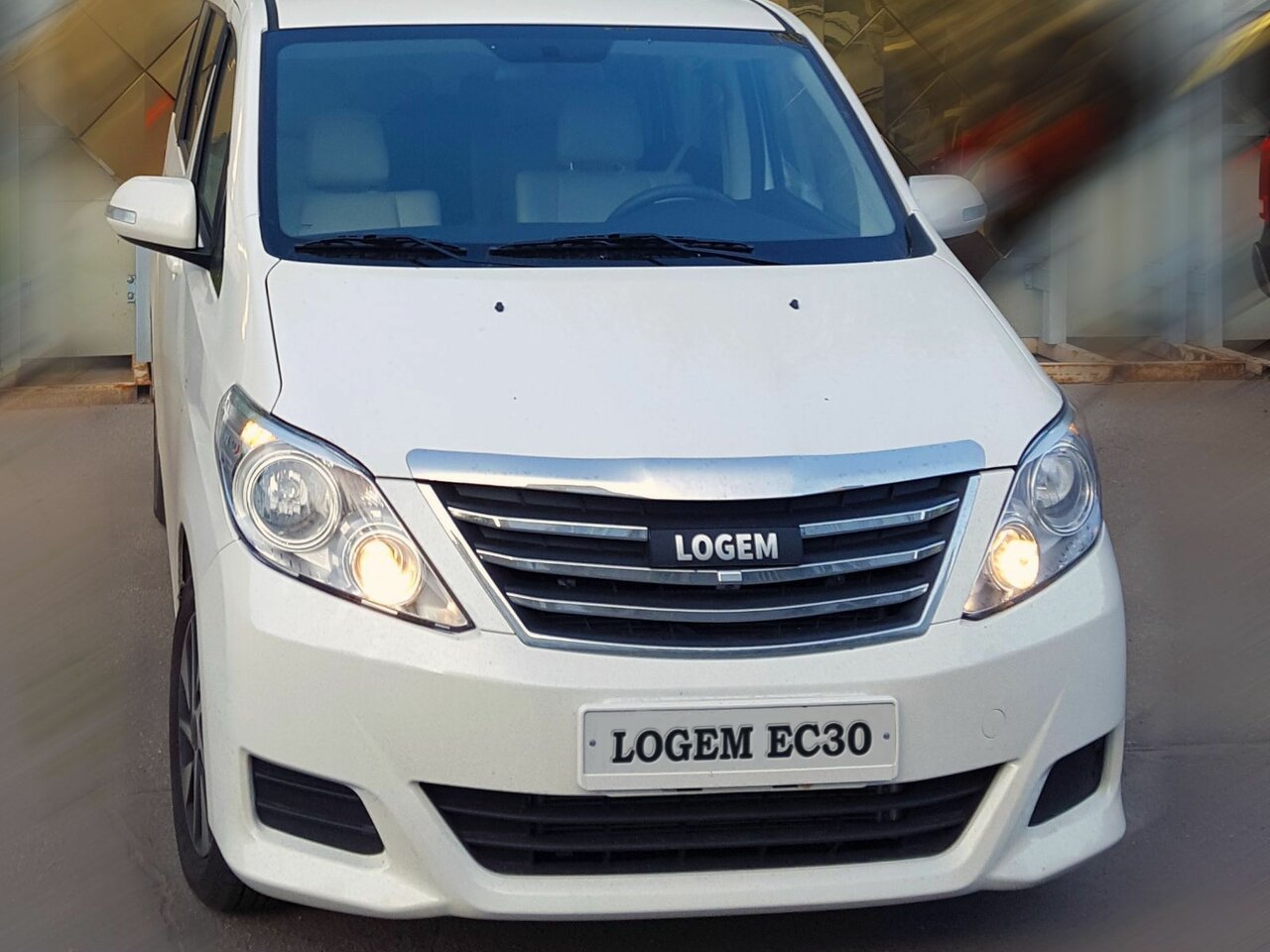 Logem EC30 Минивэн