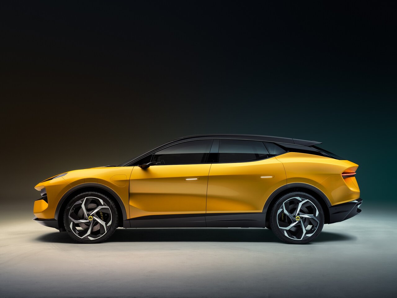 Lotus Eletre Внедорожник 5 дв.