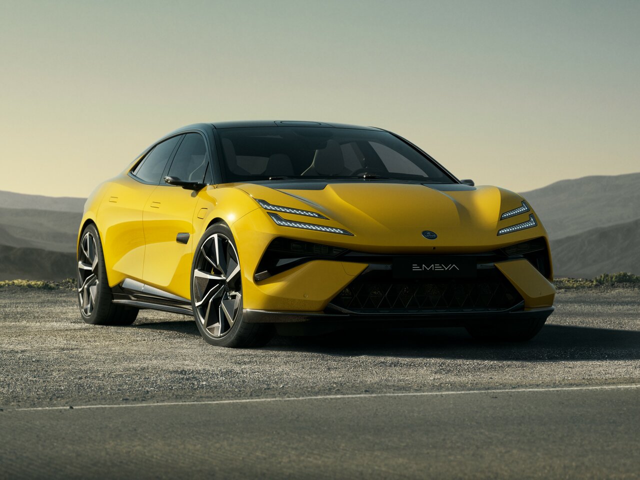 Lotus Emeya Лифтбек