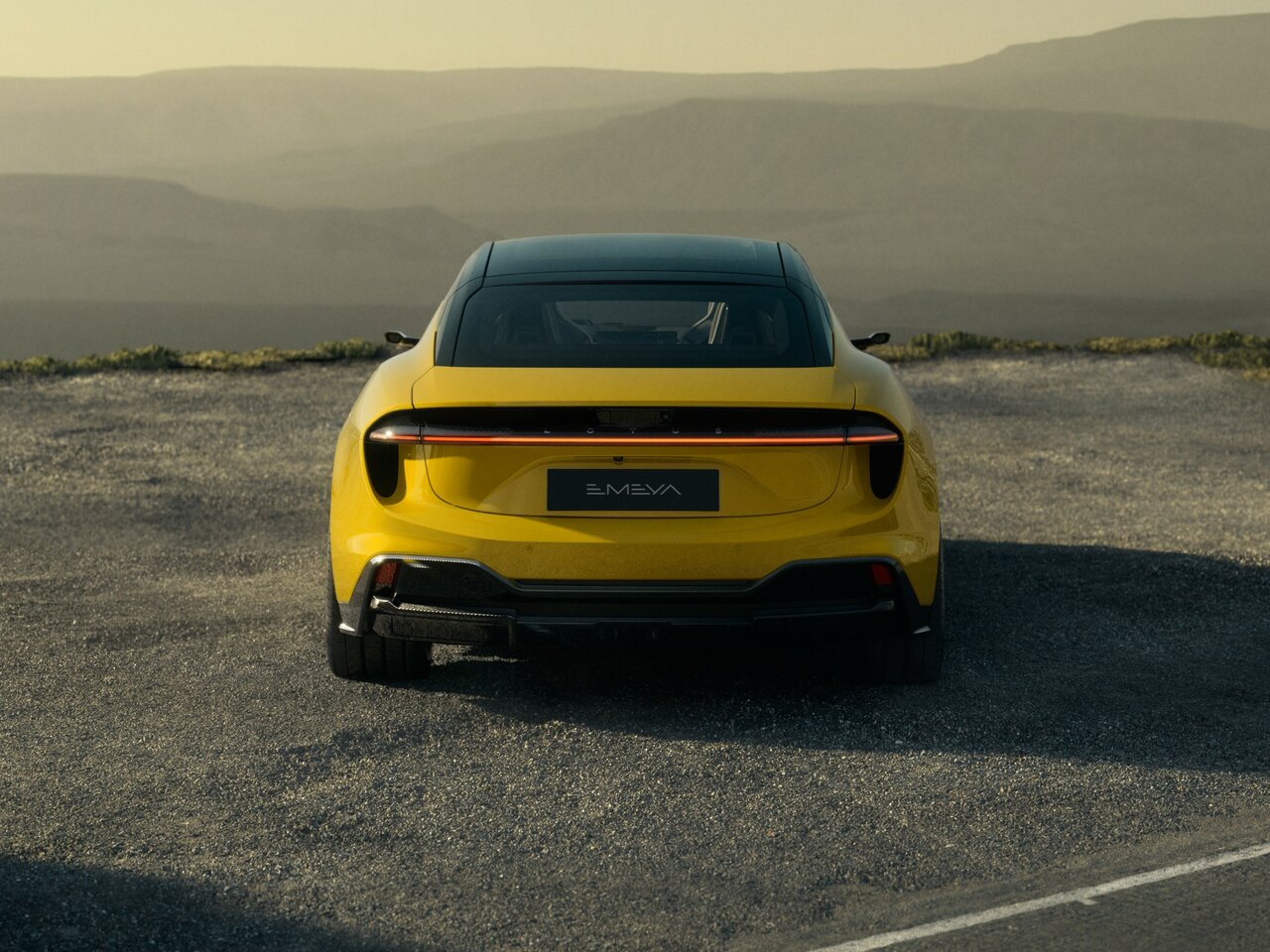 Lotus Emeya Лифтбек