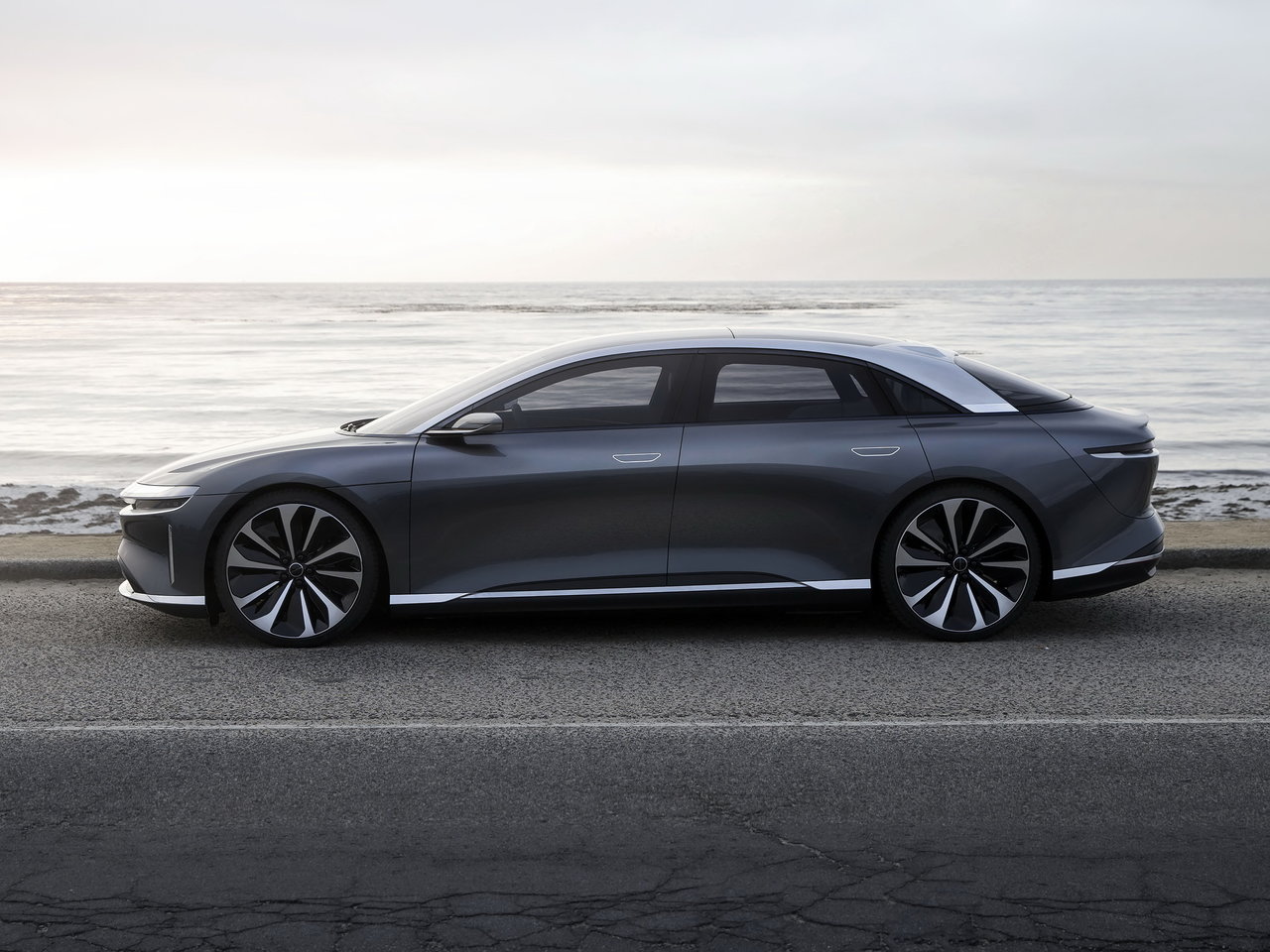 Lucid Air Седан