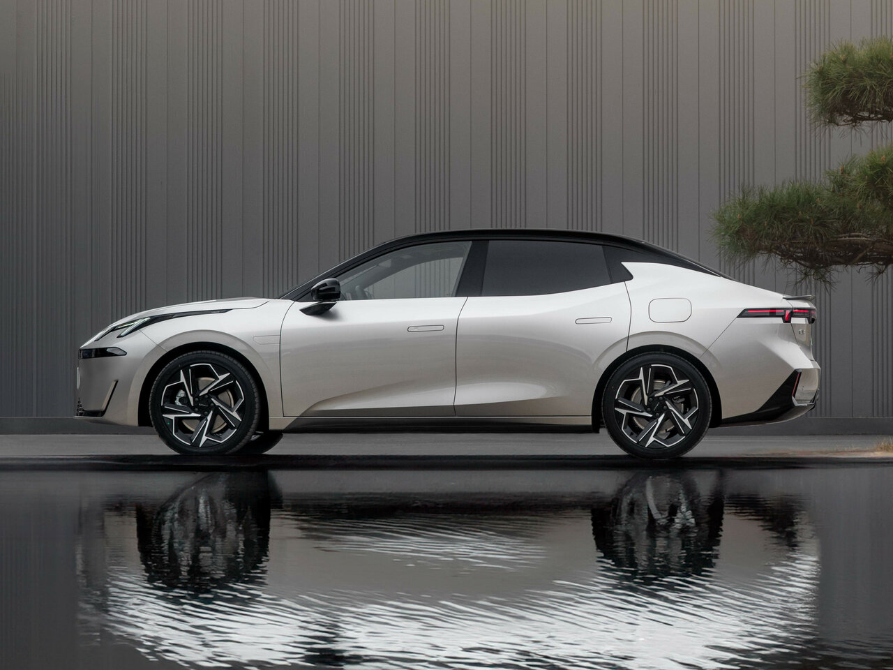 Lynk &amp; Co 07 I