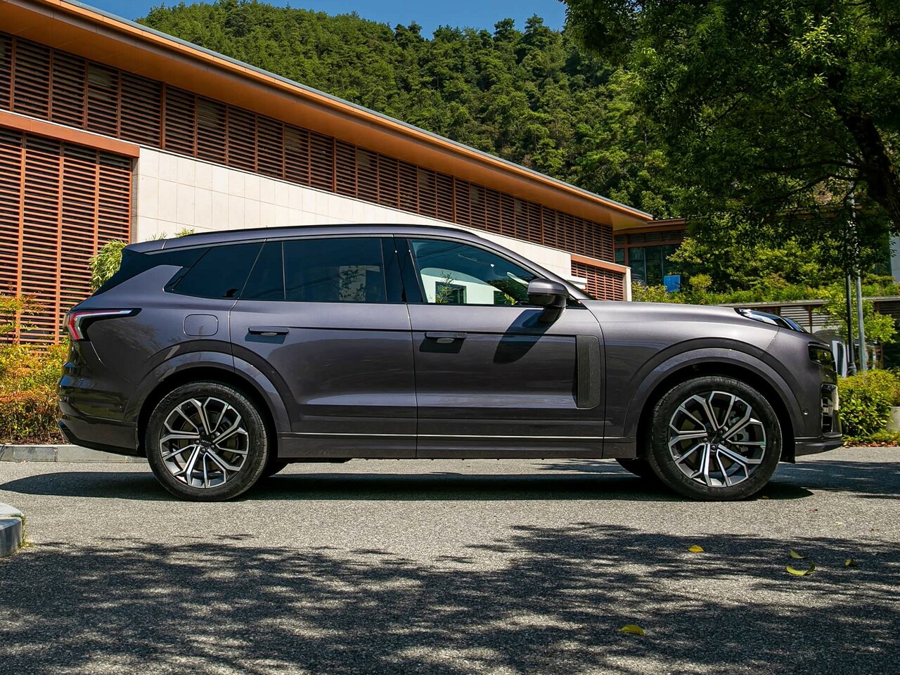Lynk &amp; Co 09 Внедорожник 5 дв.
