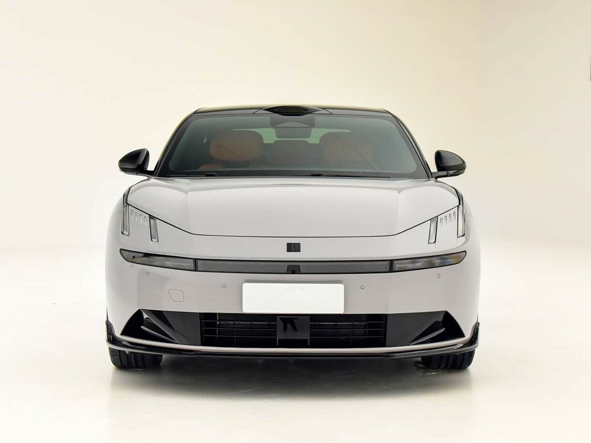 Lynk &amp; Co 10 Седан