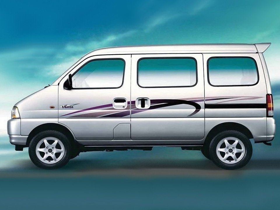 Maruti Versa Компактвэн
