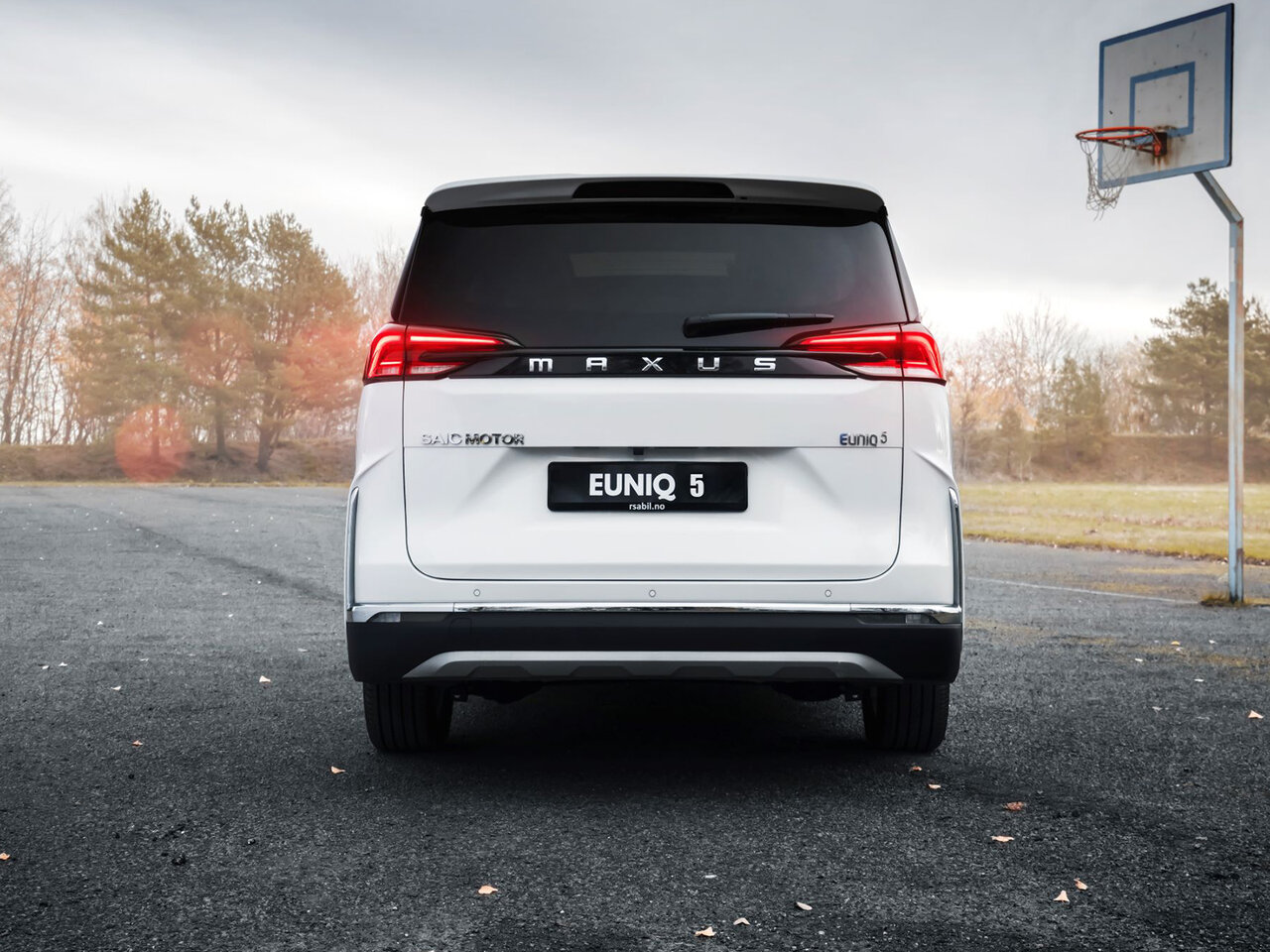 Maxus EUNIQ 5 Минивэн