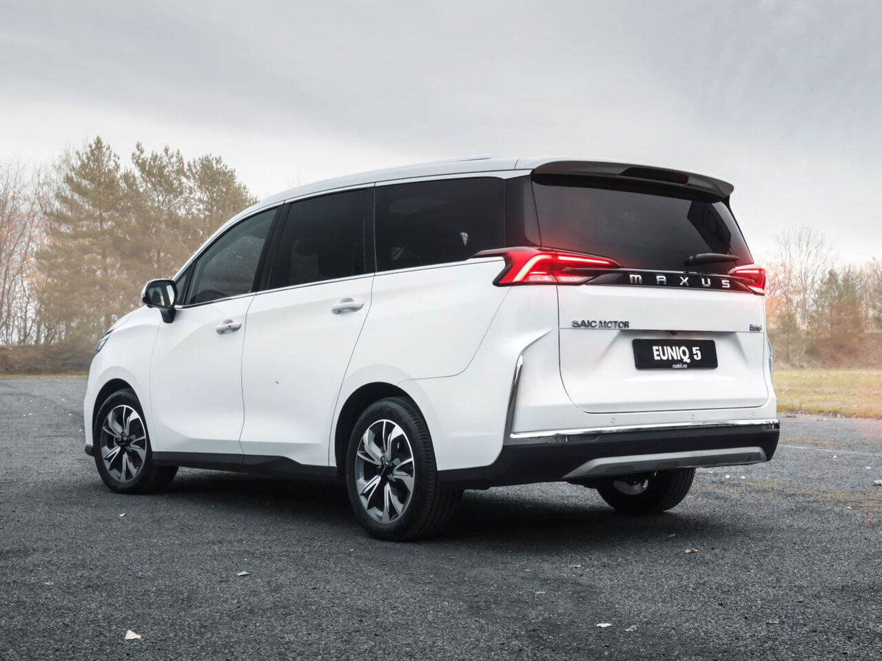 Maxus EUNIQ 5 Минивэн
