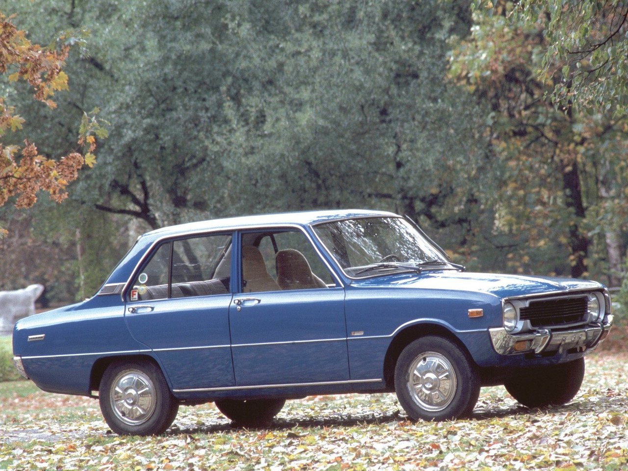 Mazda 1000 Седан