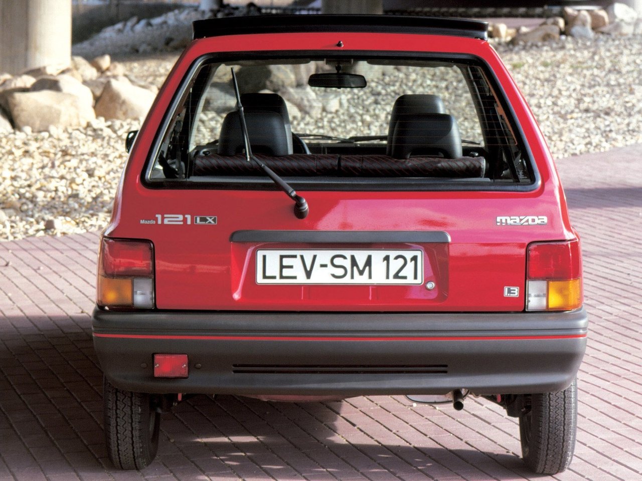 Mazda 121 I