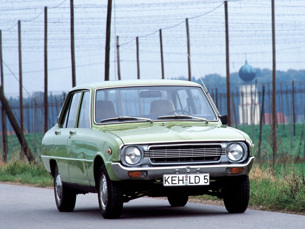 Mazda 1300 Седан