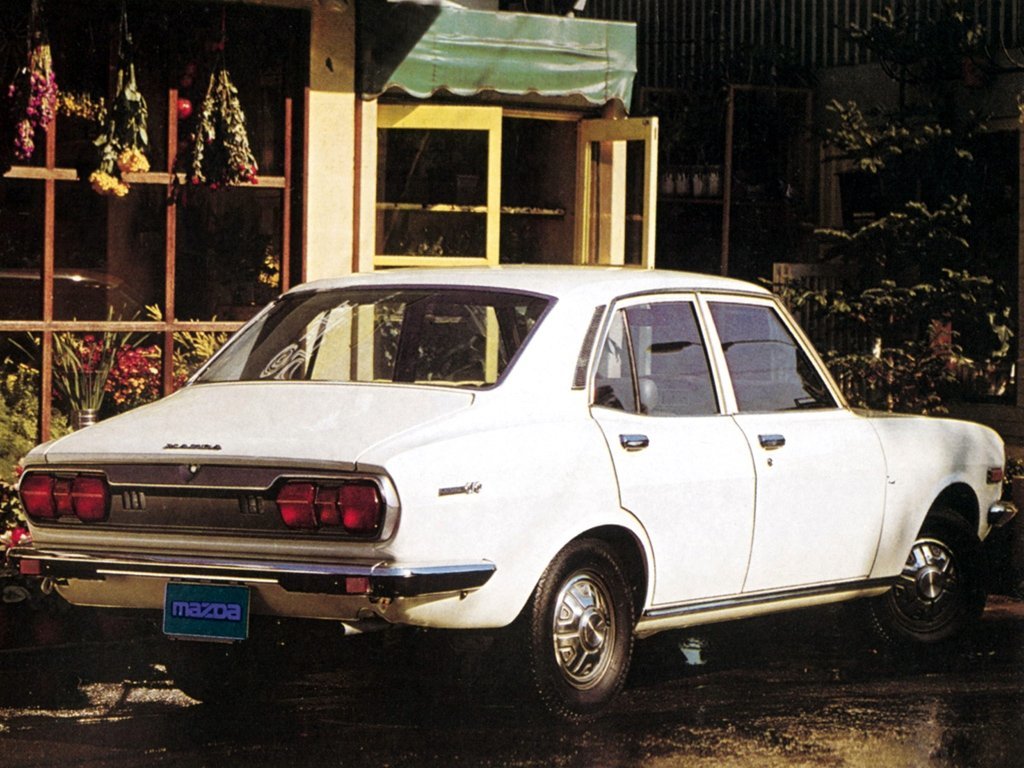 Mazda 616 Седан