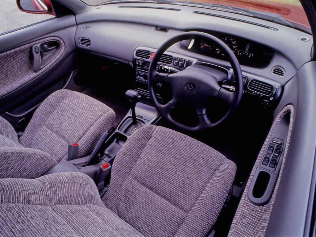 Mazda Cronos Седан