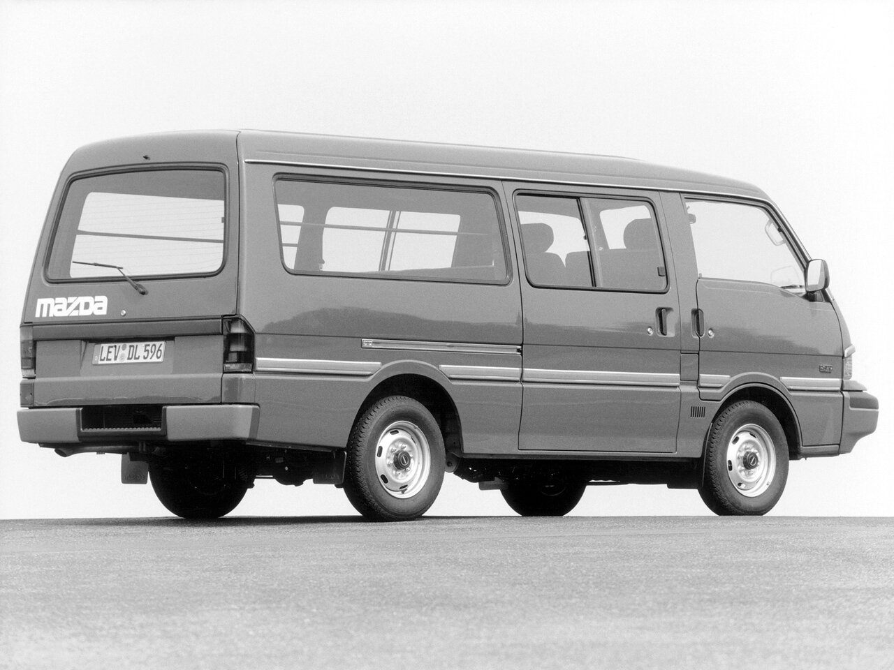 Mazda E-Series Минивэн