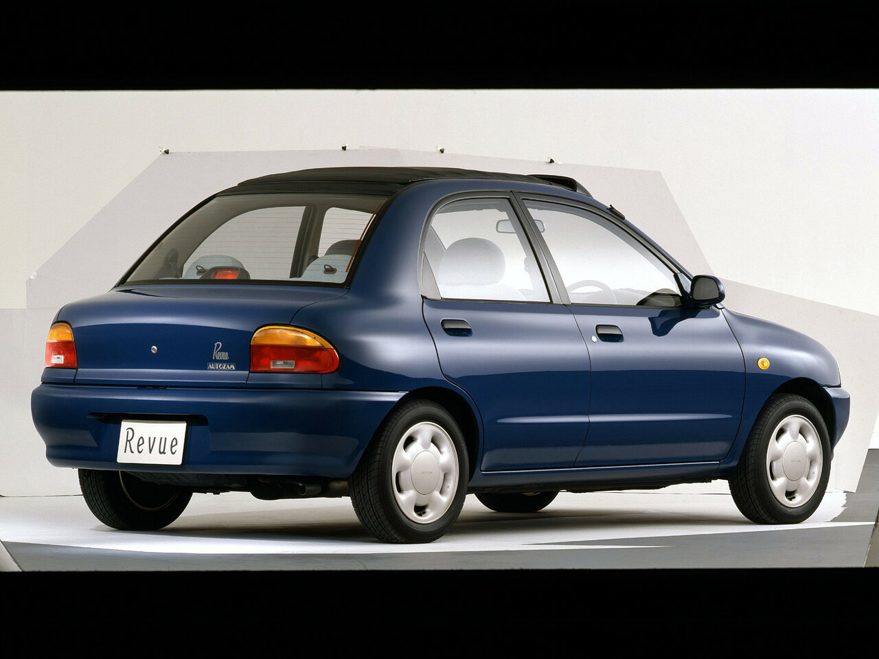 Mazda Revue Седан