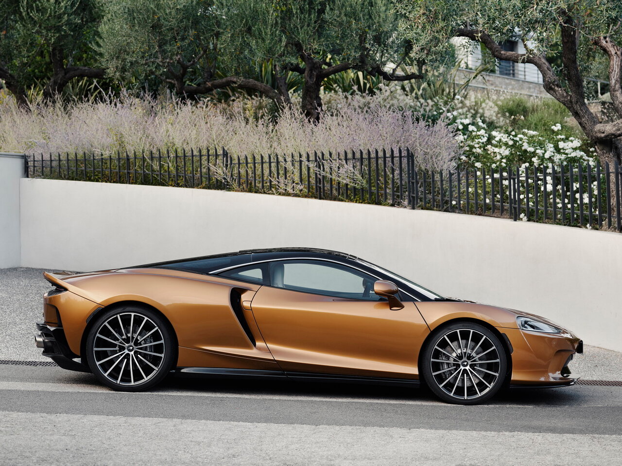 McLaren GT Купе