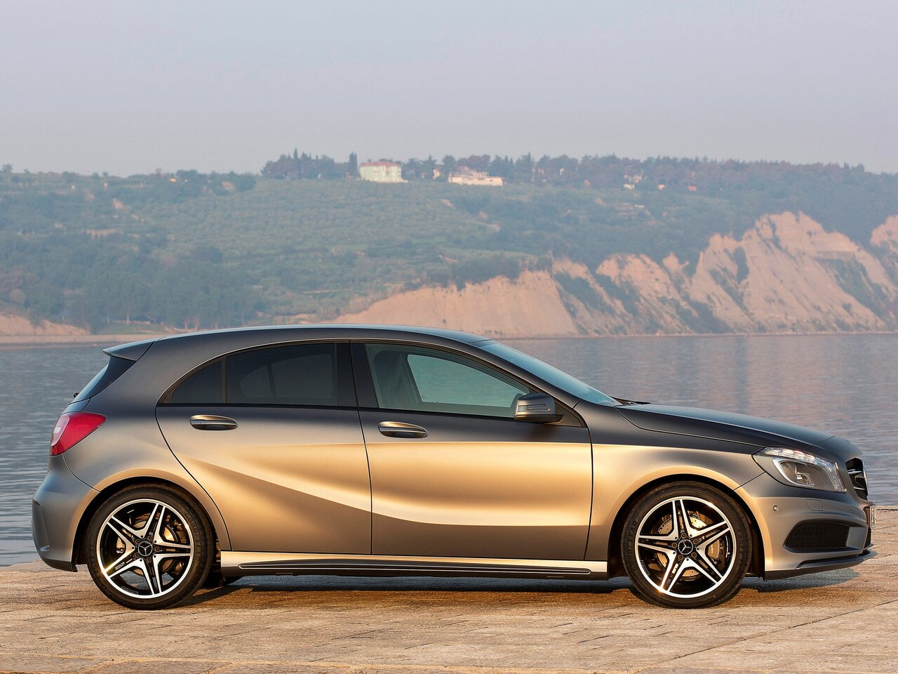 Mercedes-Benz A-Класс III (W176)