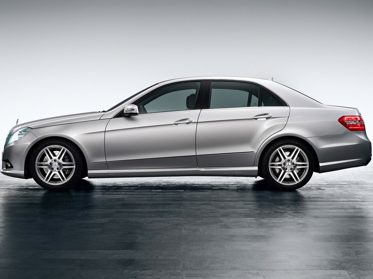 Mercedes-Benz E-Класс IV (W212, S212, C207)