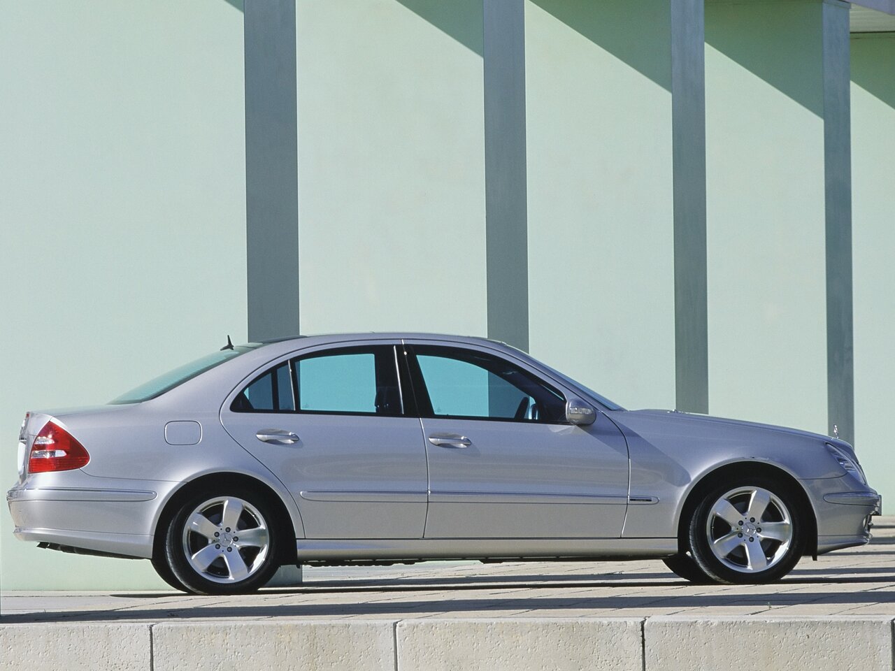 Mercedes-Benz E-Класс III (W211, S211)